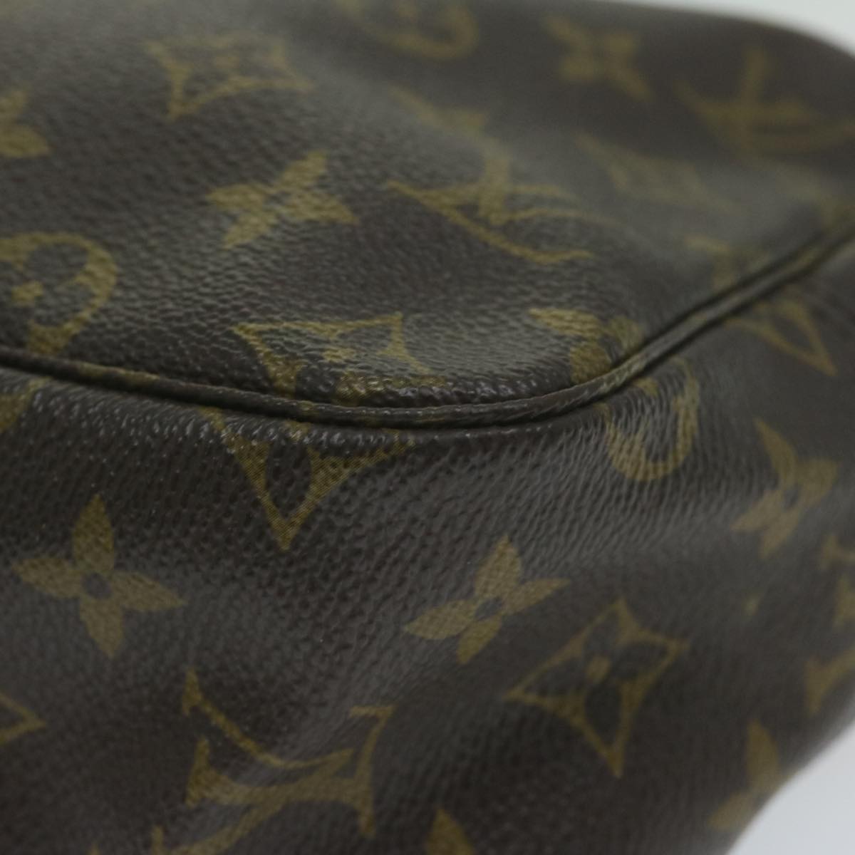 Louis Vuitton Trousse de Toilette