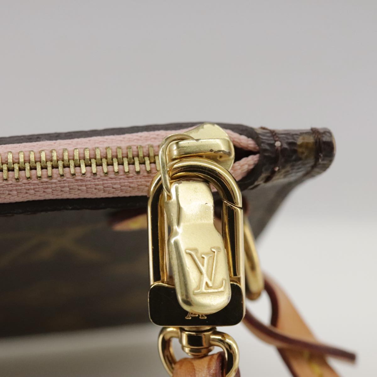 Louis Vuitton Pochette Accessoire