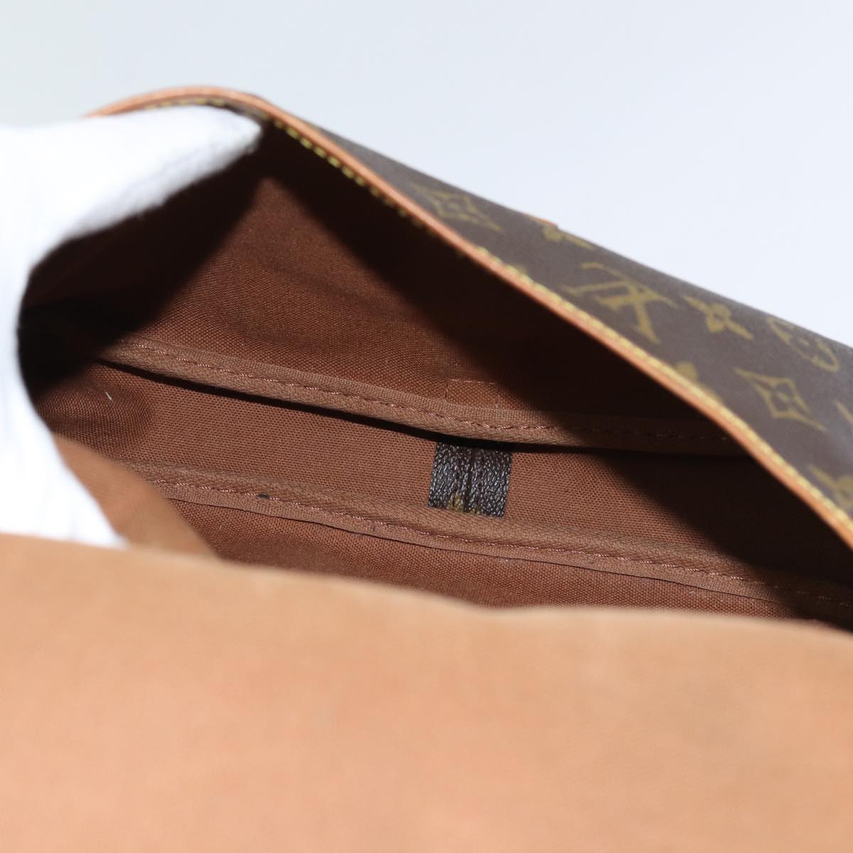 Louis Vuitton Saumur