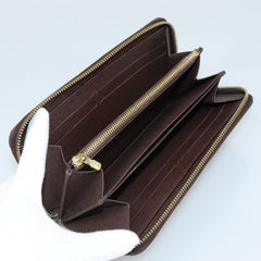 Louis Vuitton Zippy wallet