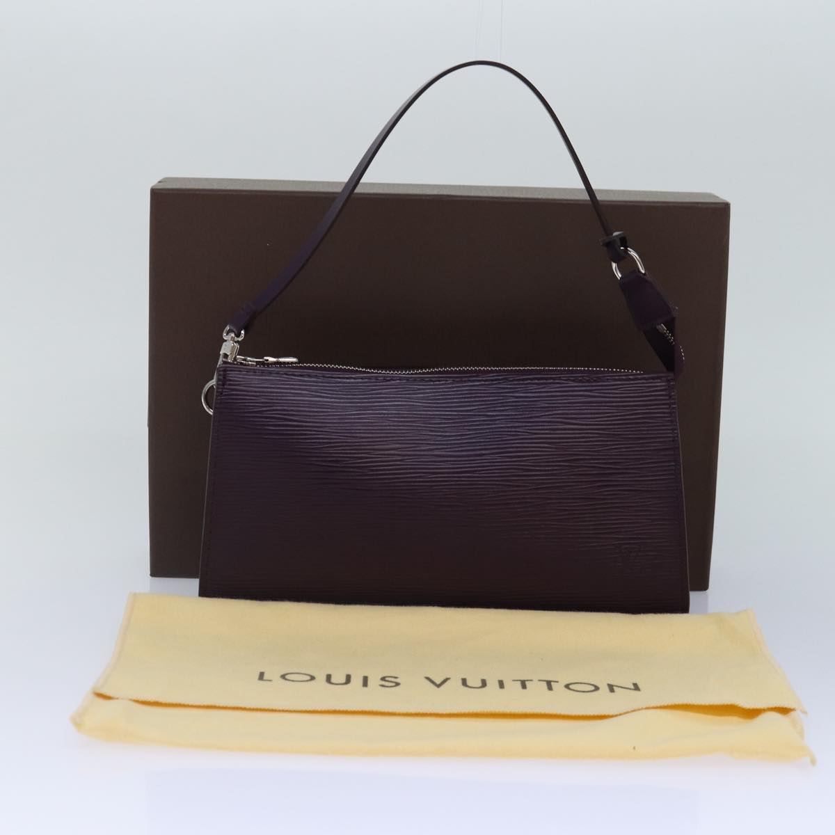 Louis Vuitton Pochette Accessoire