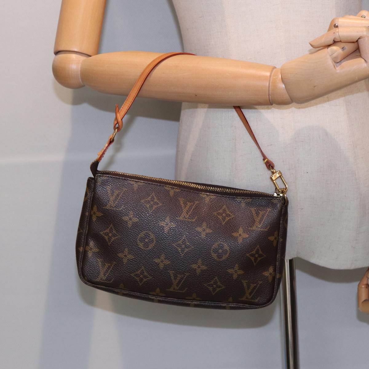 Louis Vuitton Pochette Accessoire