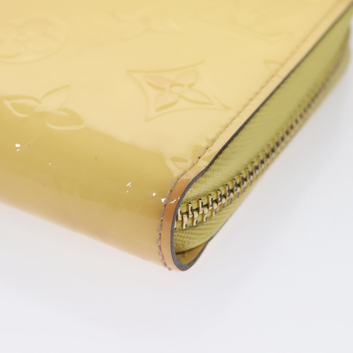Louis Vuitton Zippy wallet