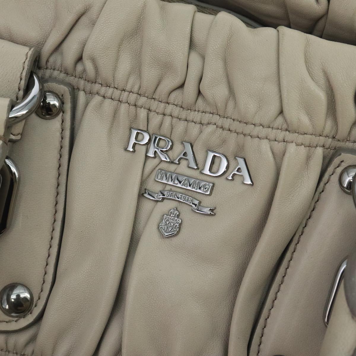 Prada Nappa gauffré