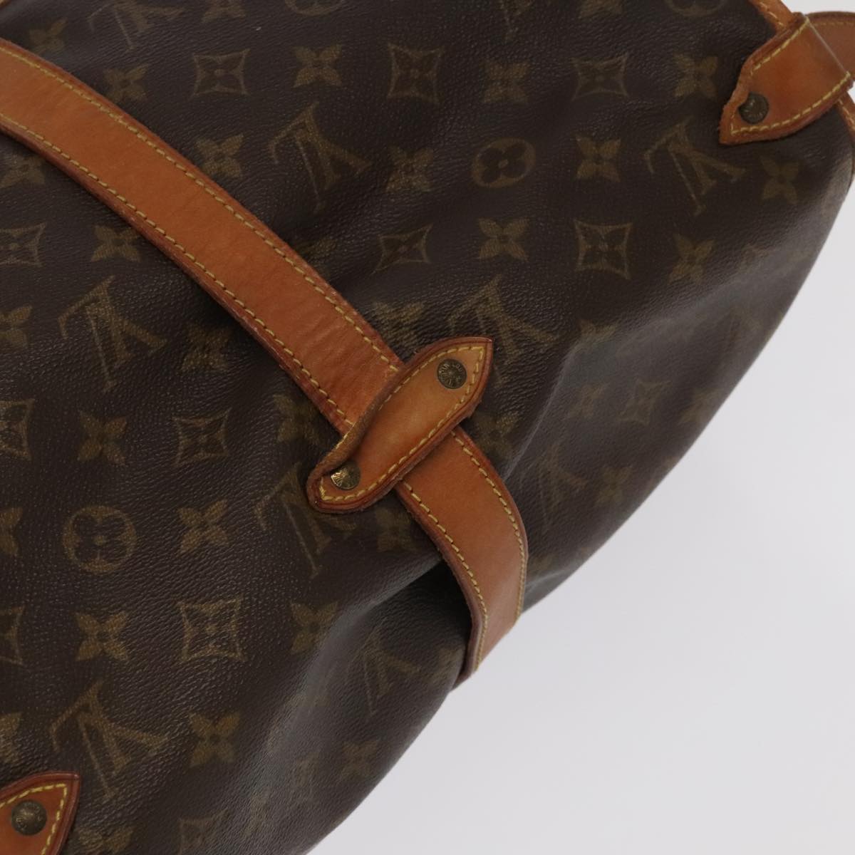 Louis Vuitton Saumur 35
