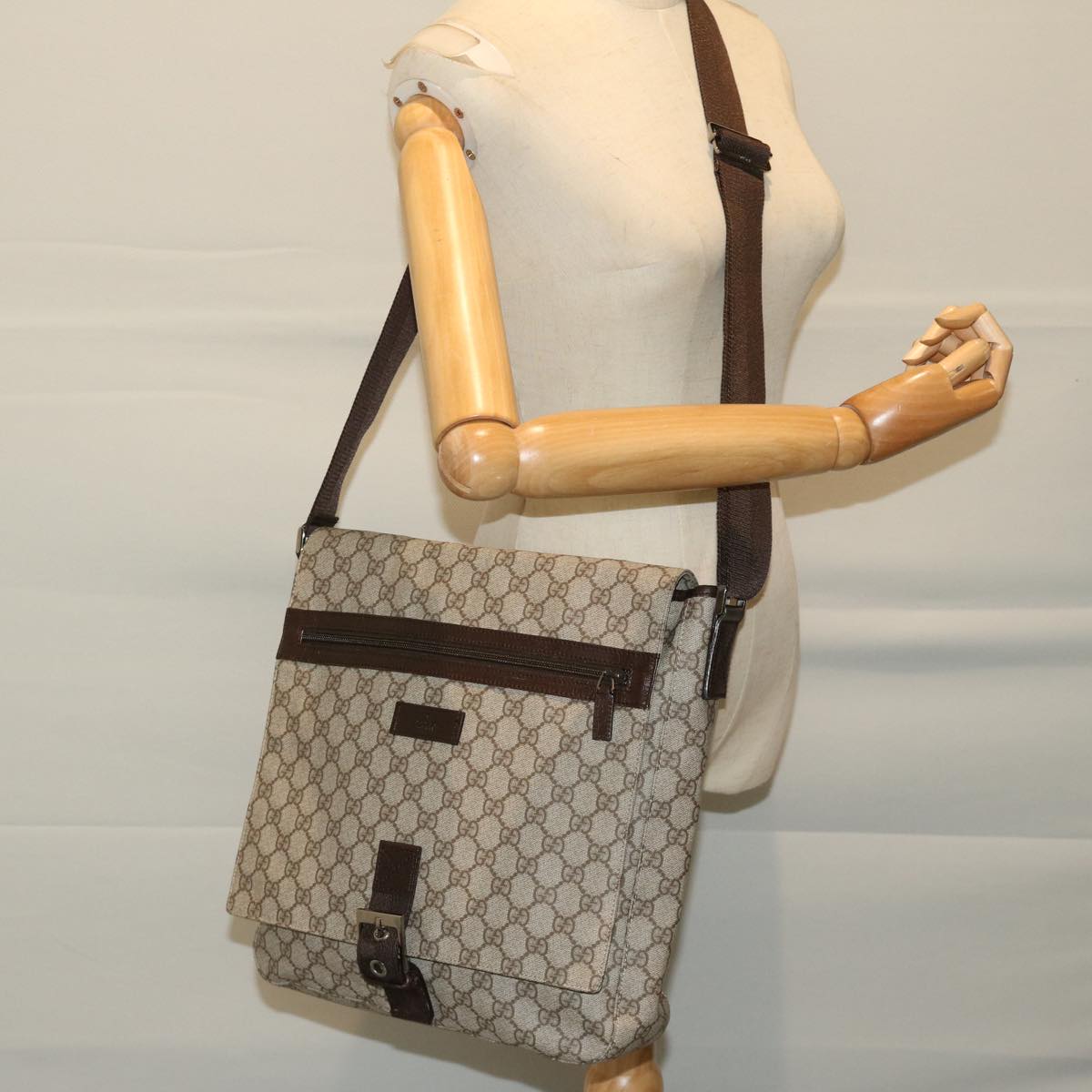 Gucci GG Supreme