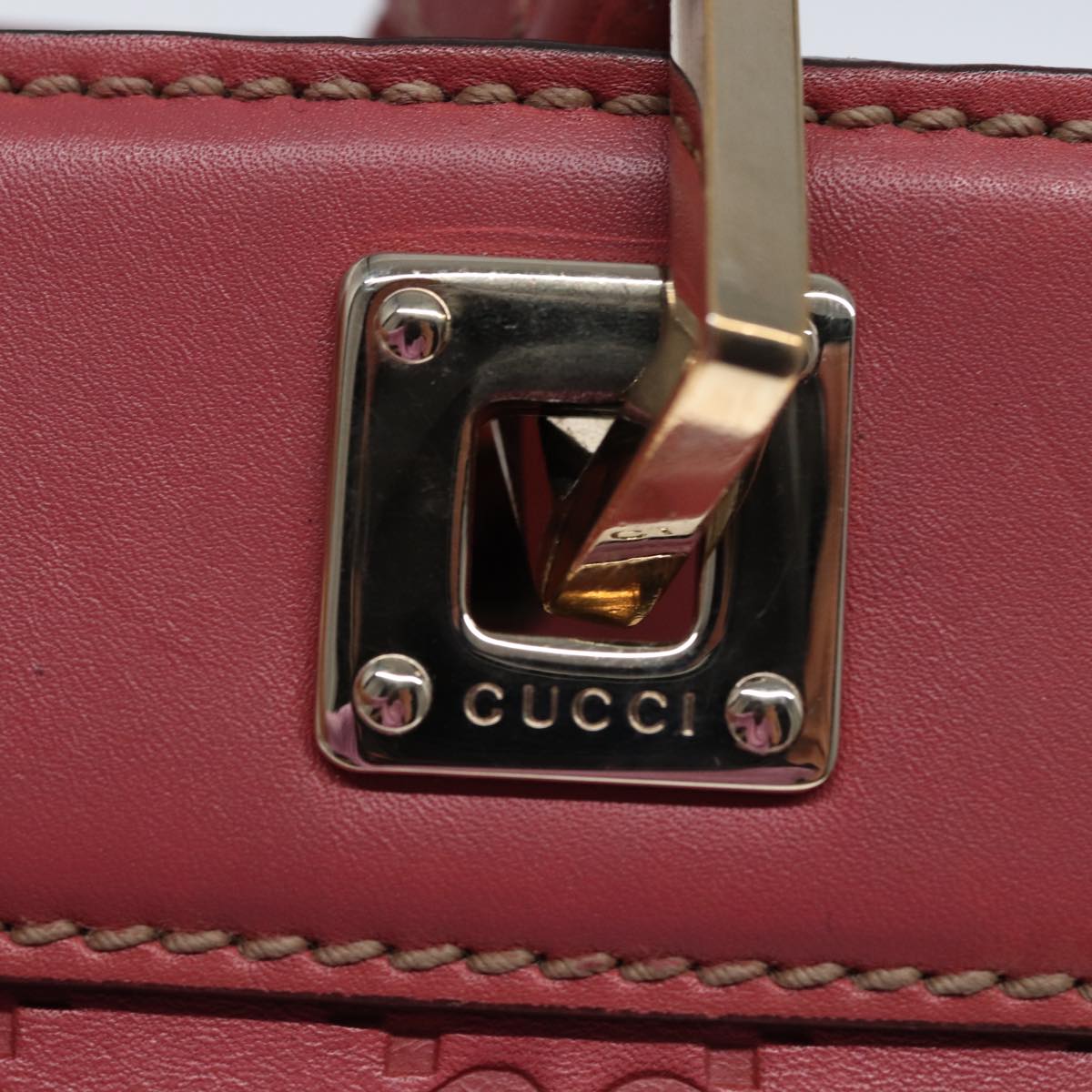 Gucci GG Signature