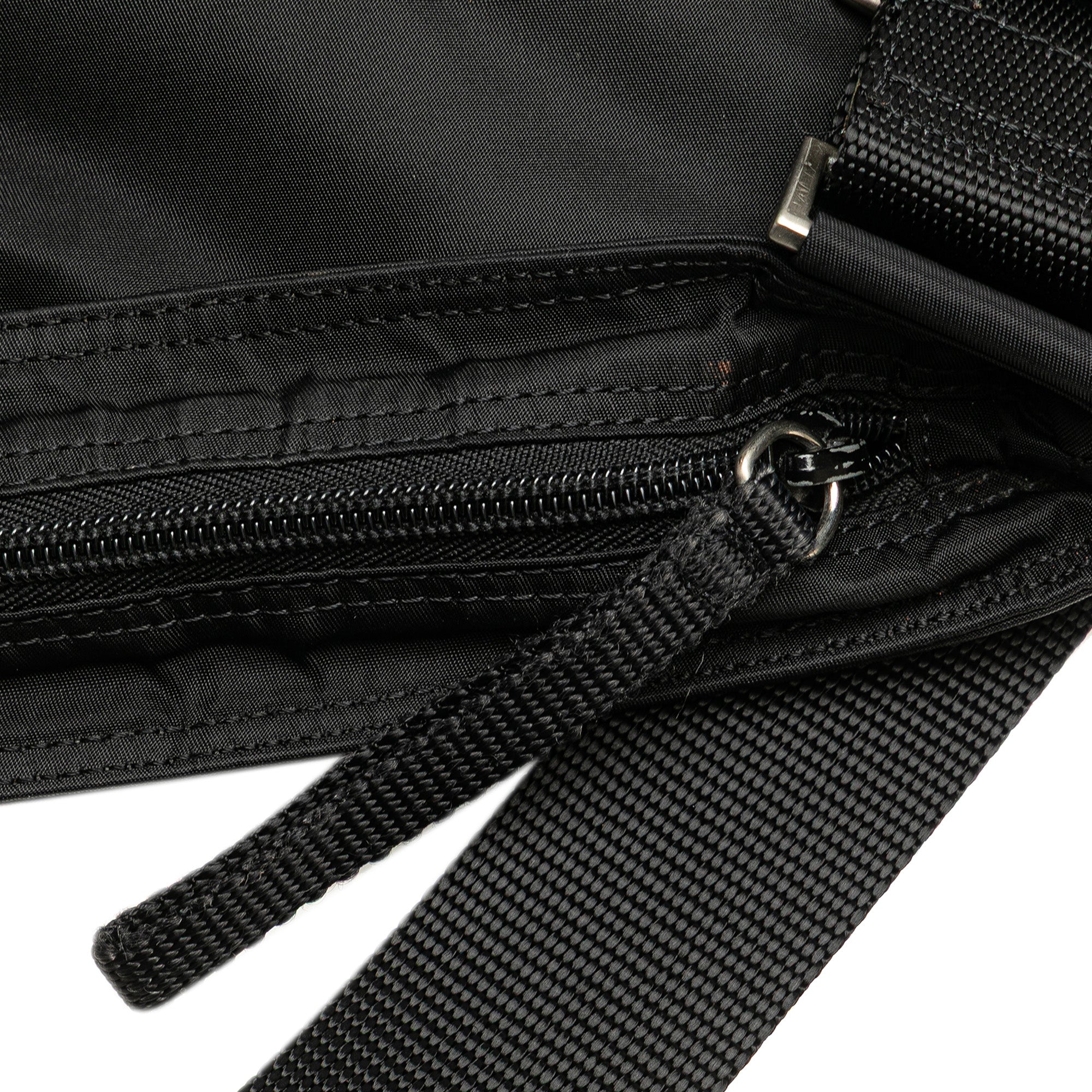 Tessuto Zip Top Crossbody