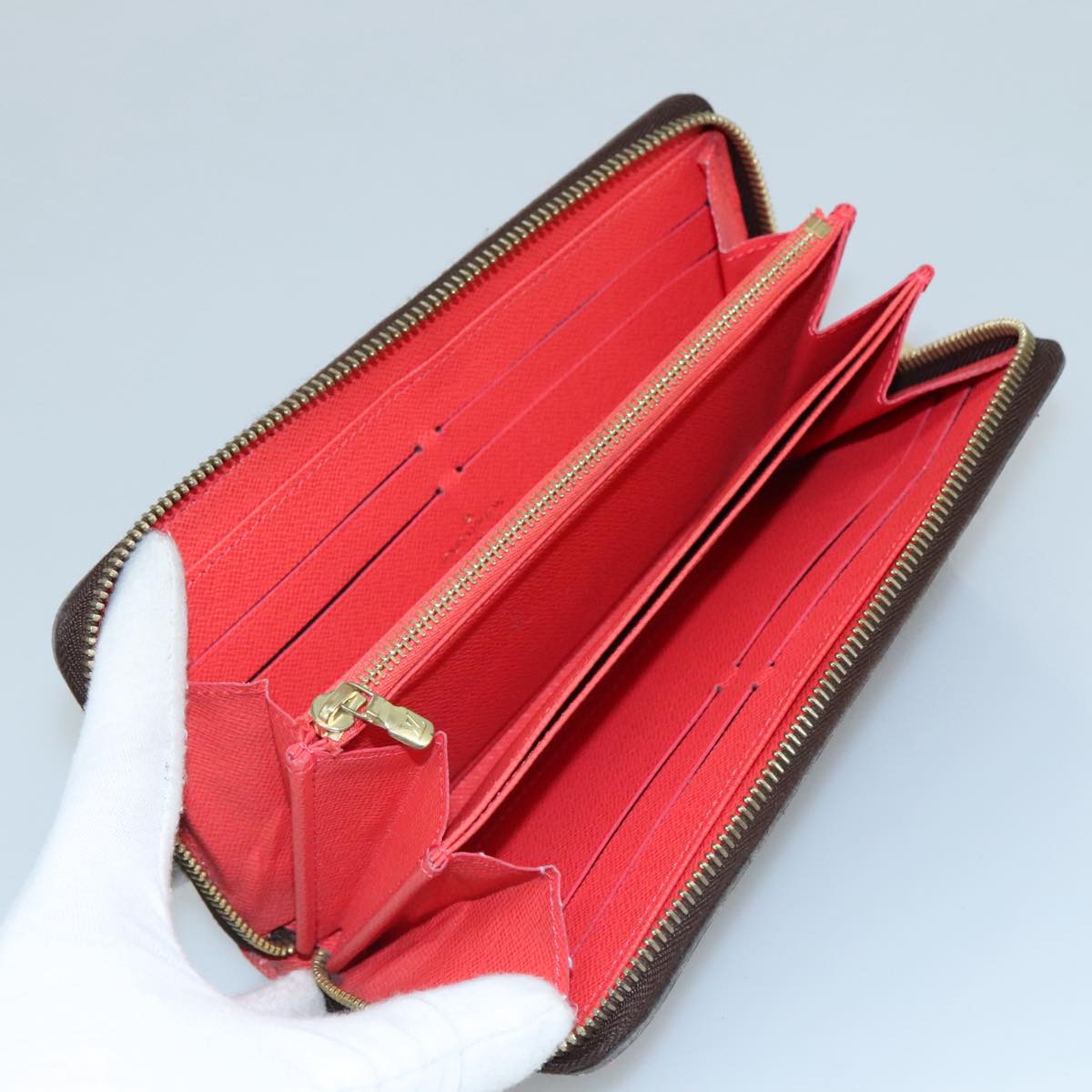 Louis Vuitton Zippy wallet