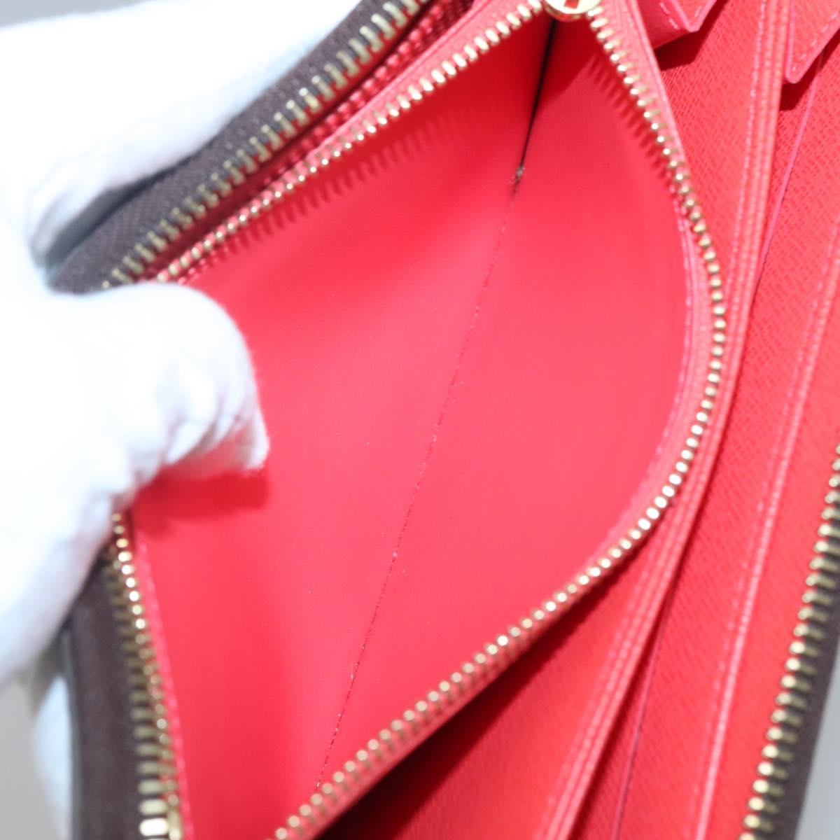Louis Vuitton Zippy wallet
