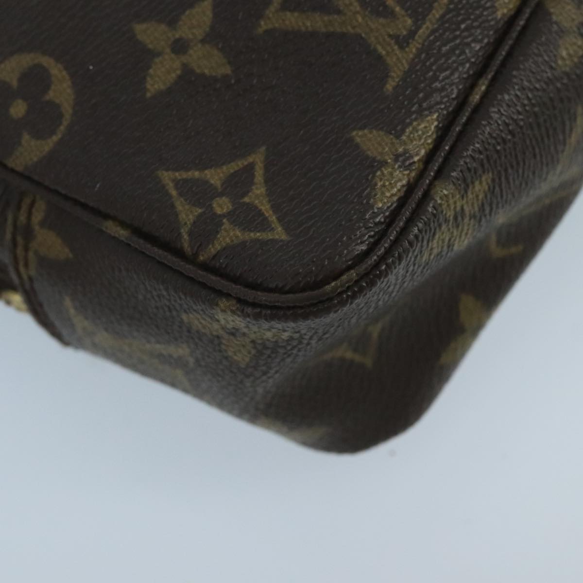 Louis Vuitton Trousse de Toilette 18