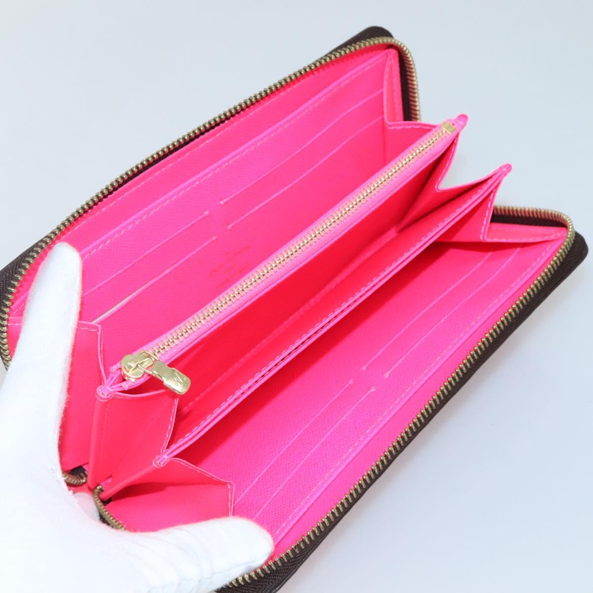 Louis Vuitton Zippy wallet