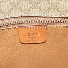 Céline Macadam