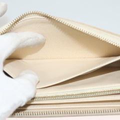 Louis Vuitton Zippy wallet