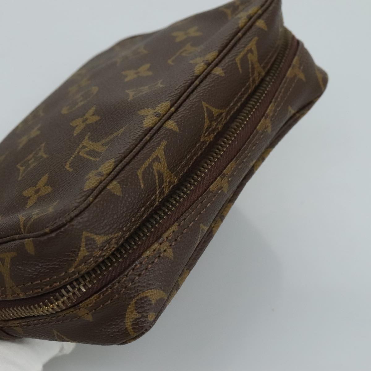 Louis Vuitton Trousse de Toilette 18