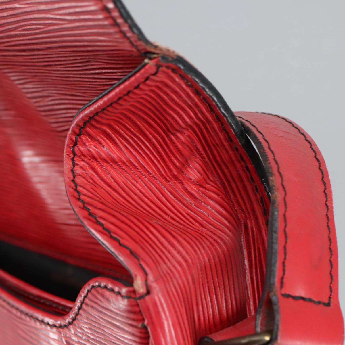 Louis Vuitton Cartouchiere