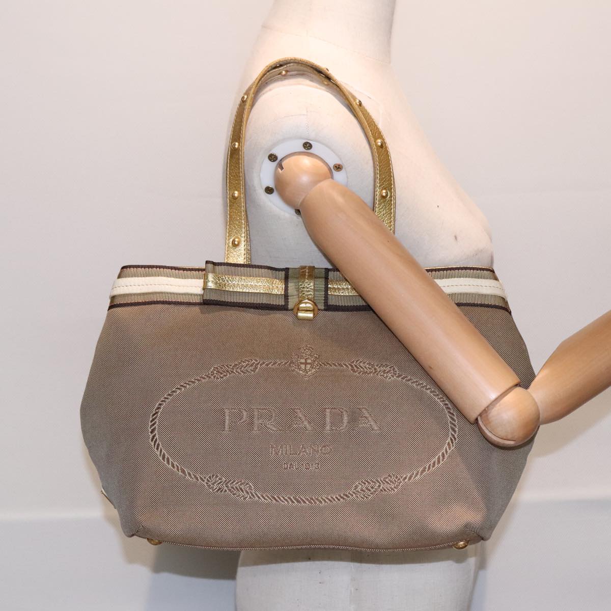 Prada Canapa