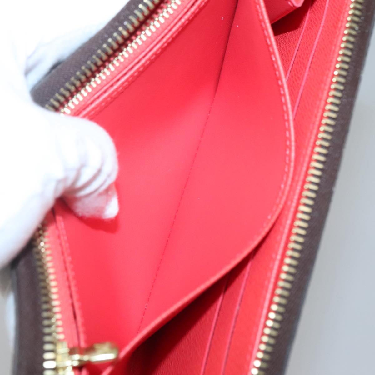 Louis Vuitton Zippy wallet