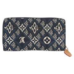 Louis Vuitton Zippy wallet