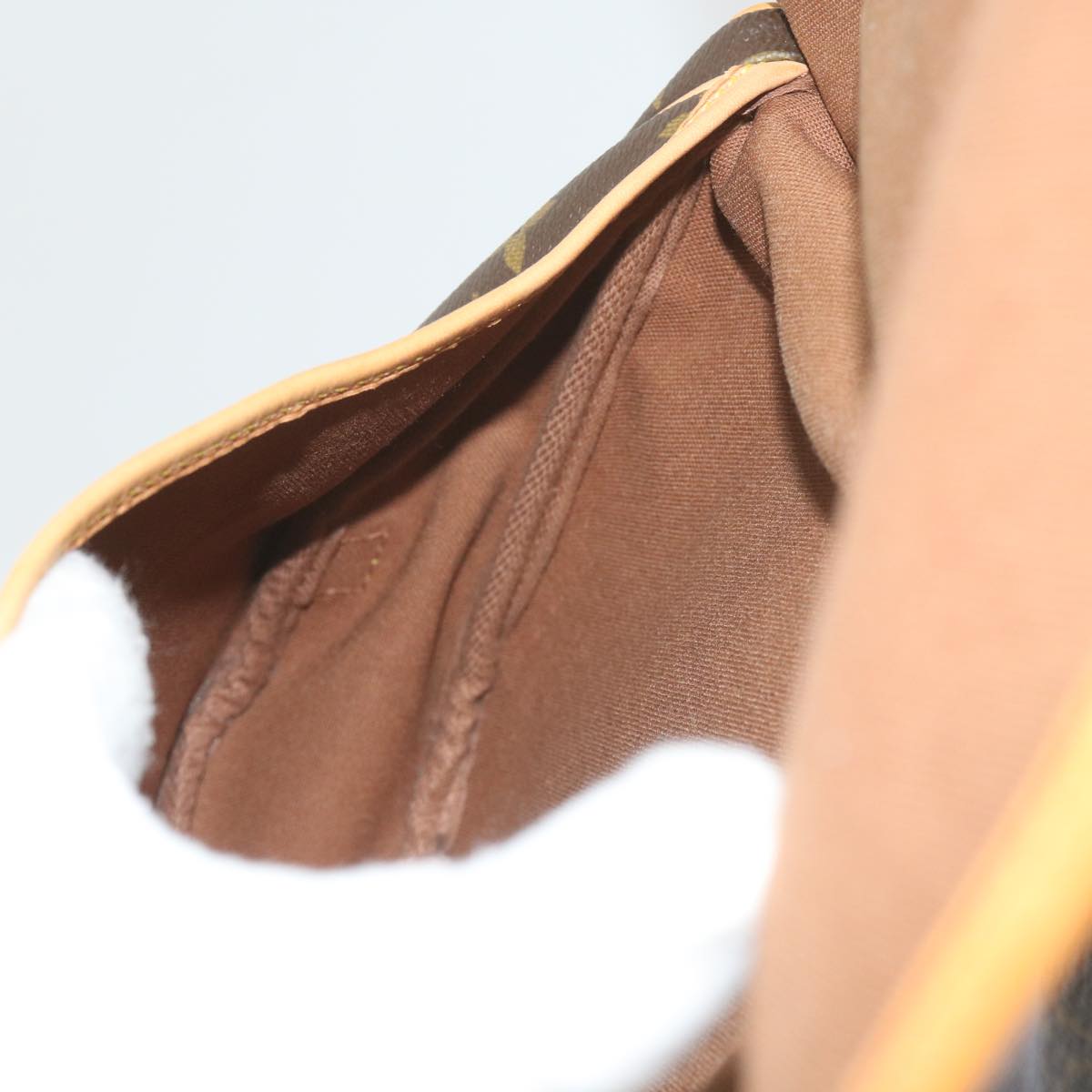 Louis Vuitton Saumur 30