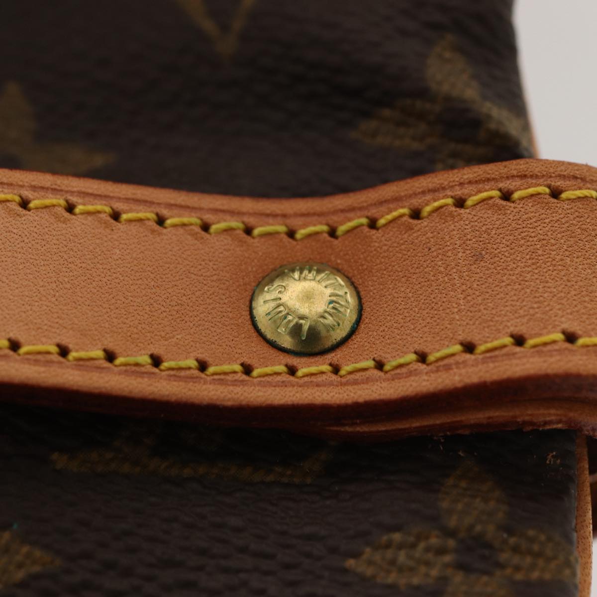 Louis Vuitton Saumur