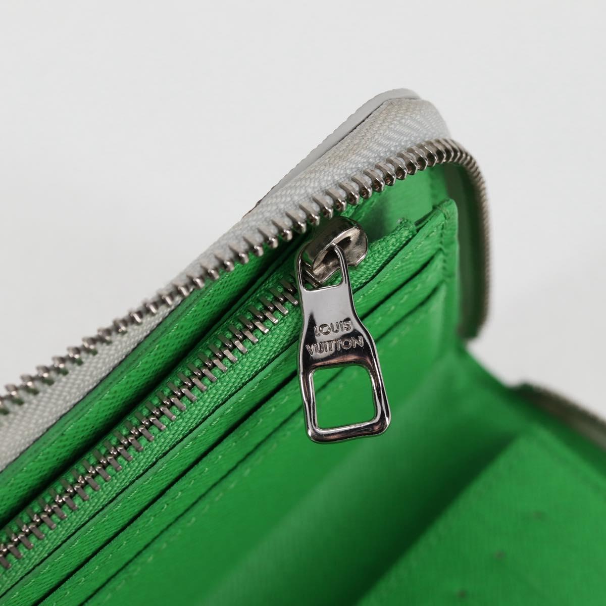 Louis Vuitton Zippy wallet