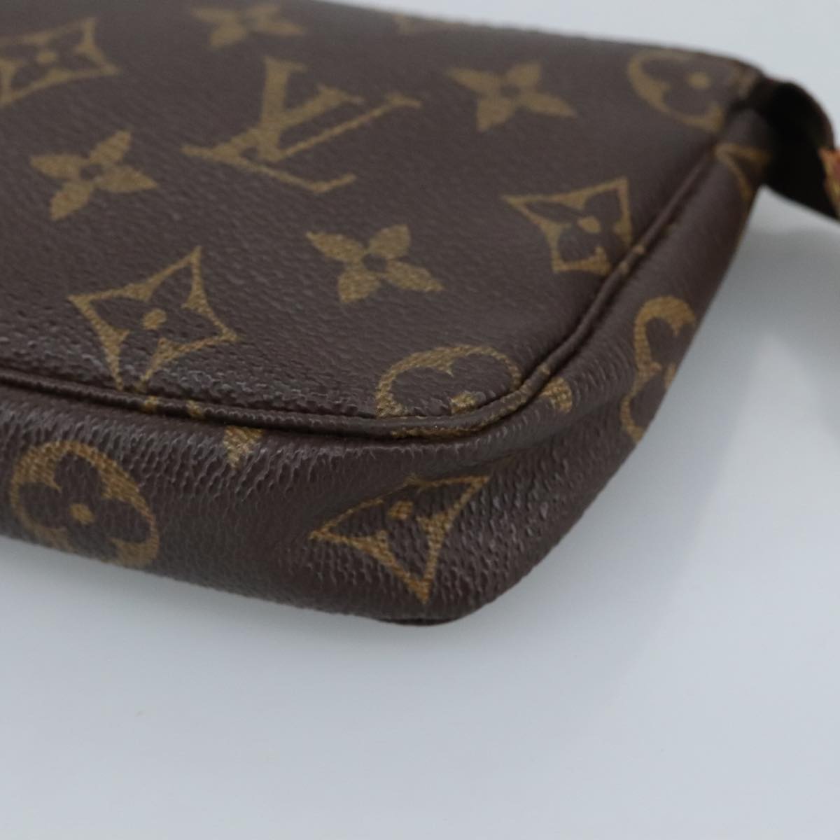 Louis Vuitton Pochette Accessoire