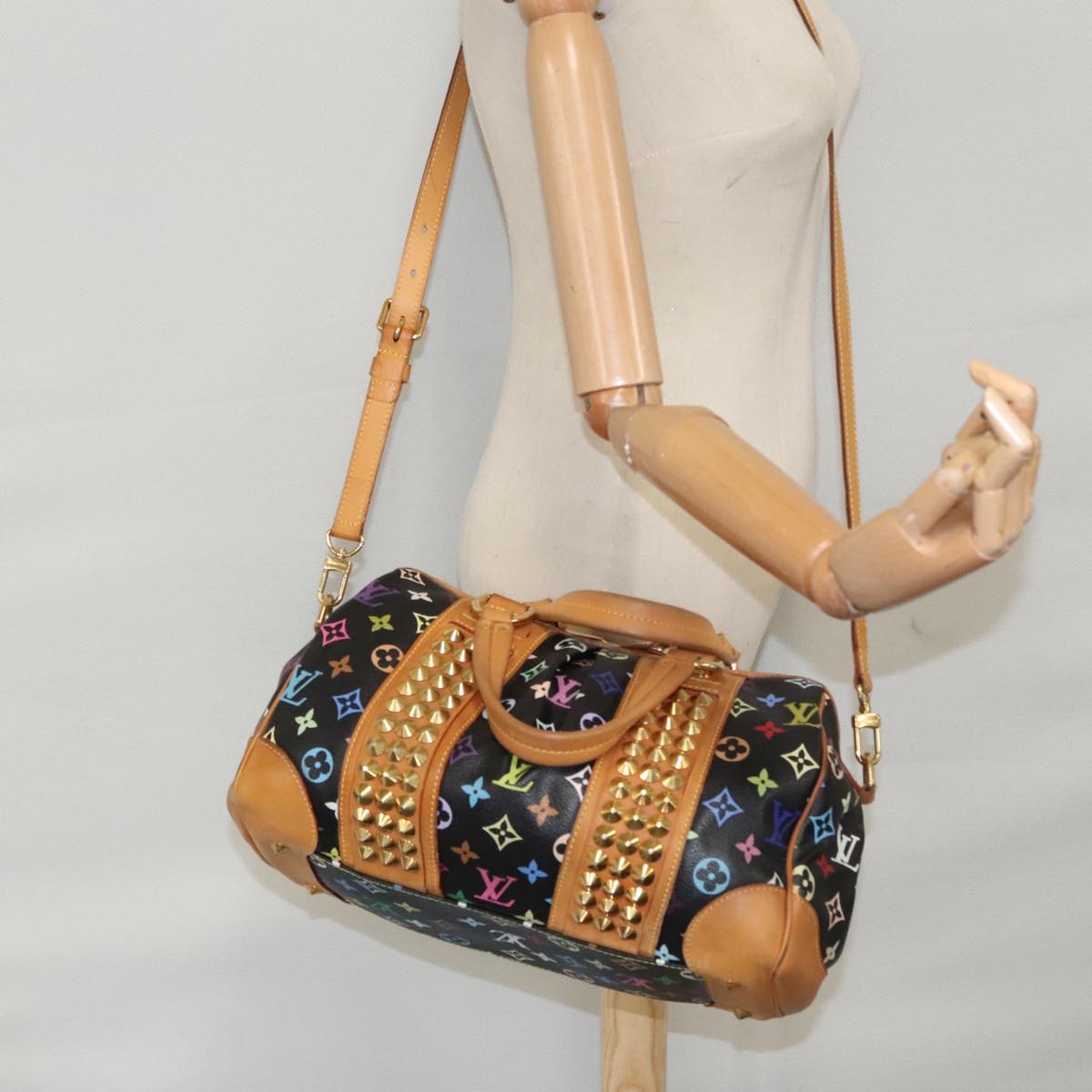Louis Vuitton Courtney