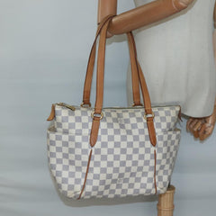 Louis Vuitton Totally