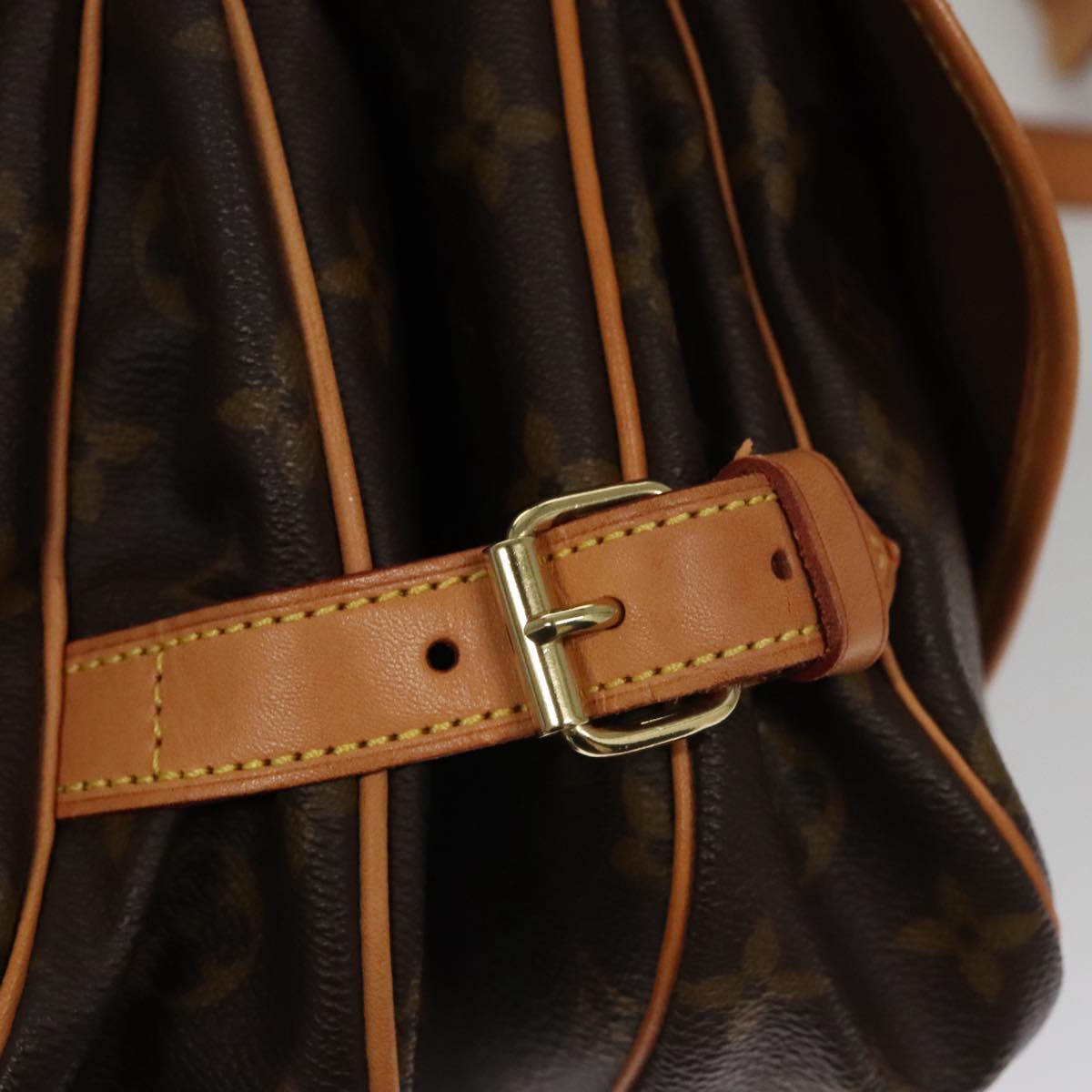 Louis Vuitton Saumur