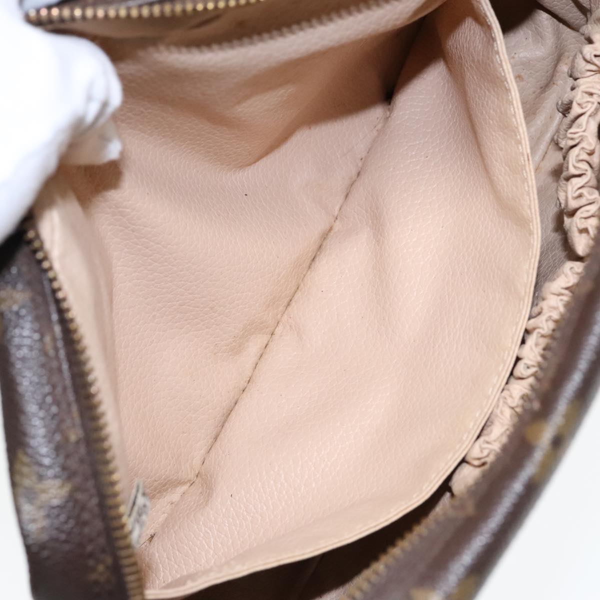 Louis Vuitton Truth Toilette 23