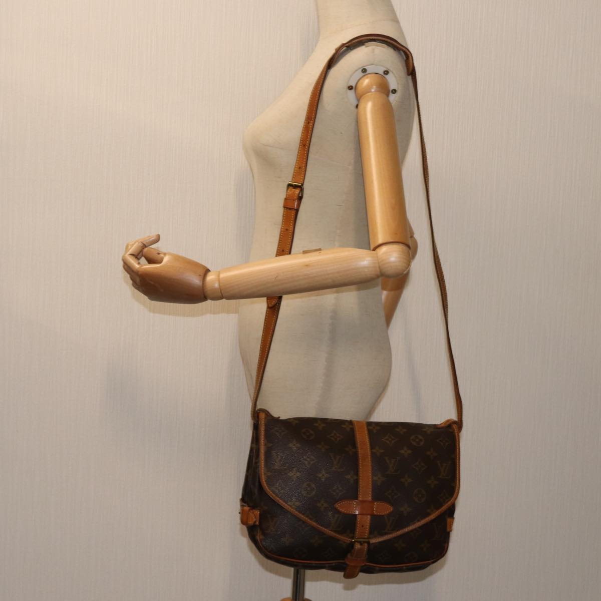 Louis Vuitton Saumur