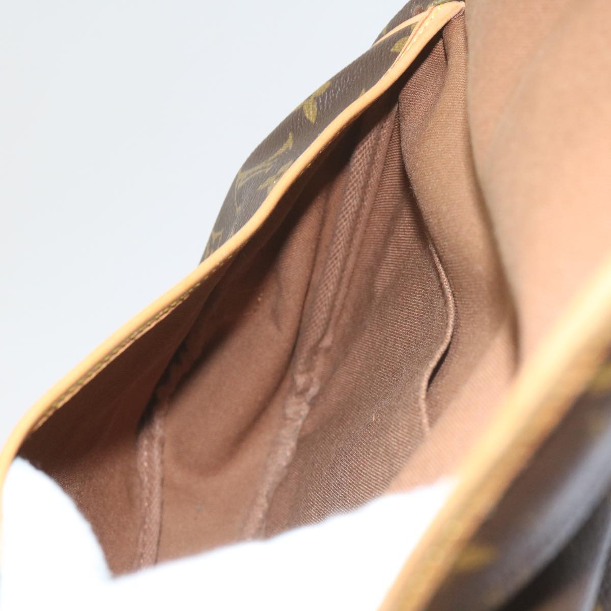 Louis Vuitton Saumur 30