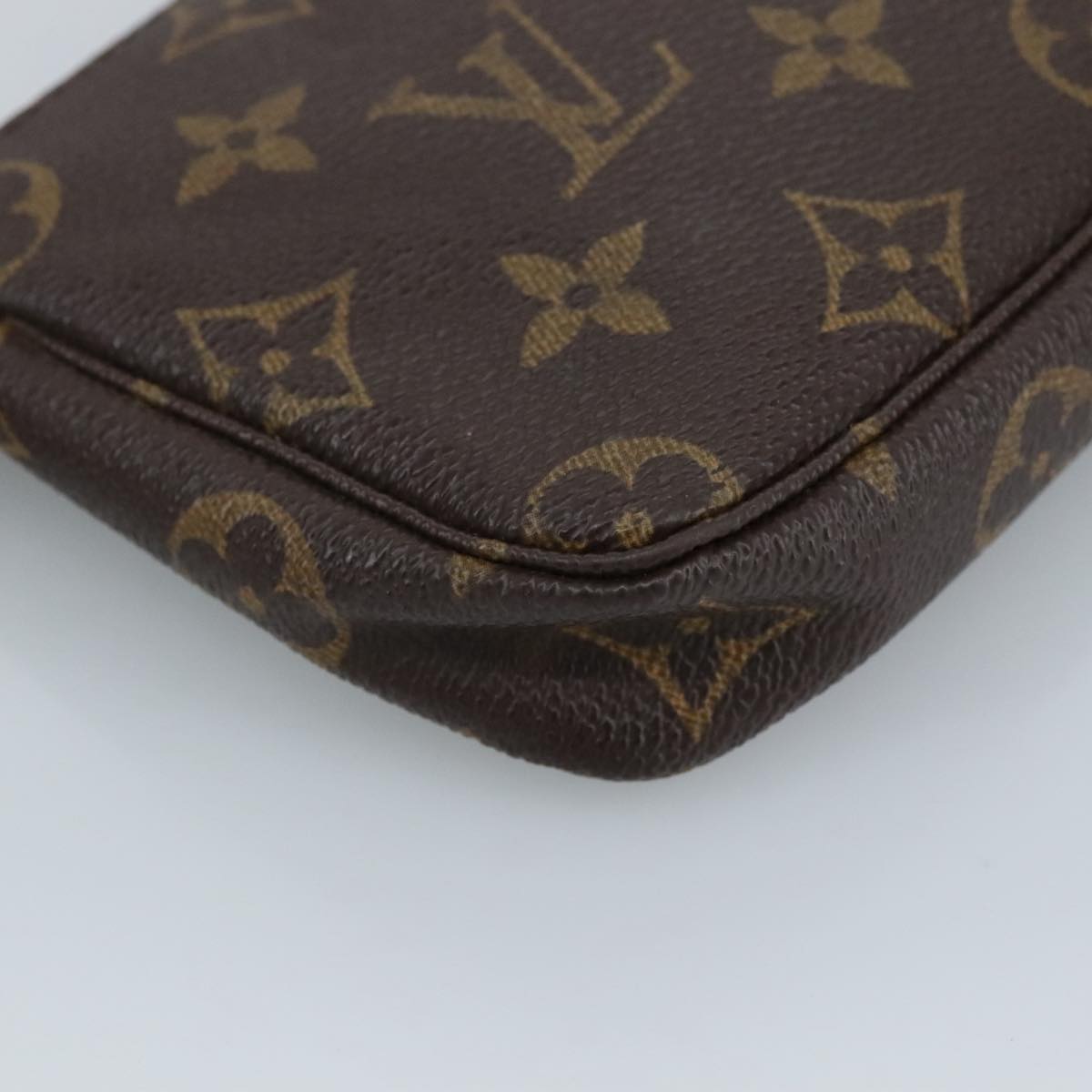 Louis Vuitton Pochette Accessoire