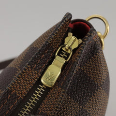Louis Vuitton Trousse makeup