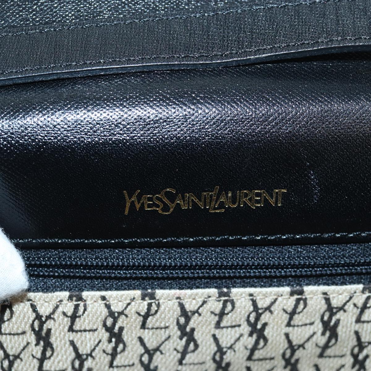 Saint Laurent -