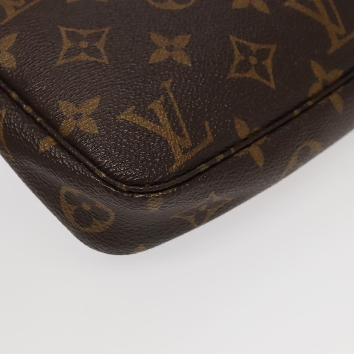 Louis Vuitton Pochette Accessoire