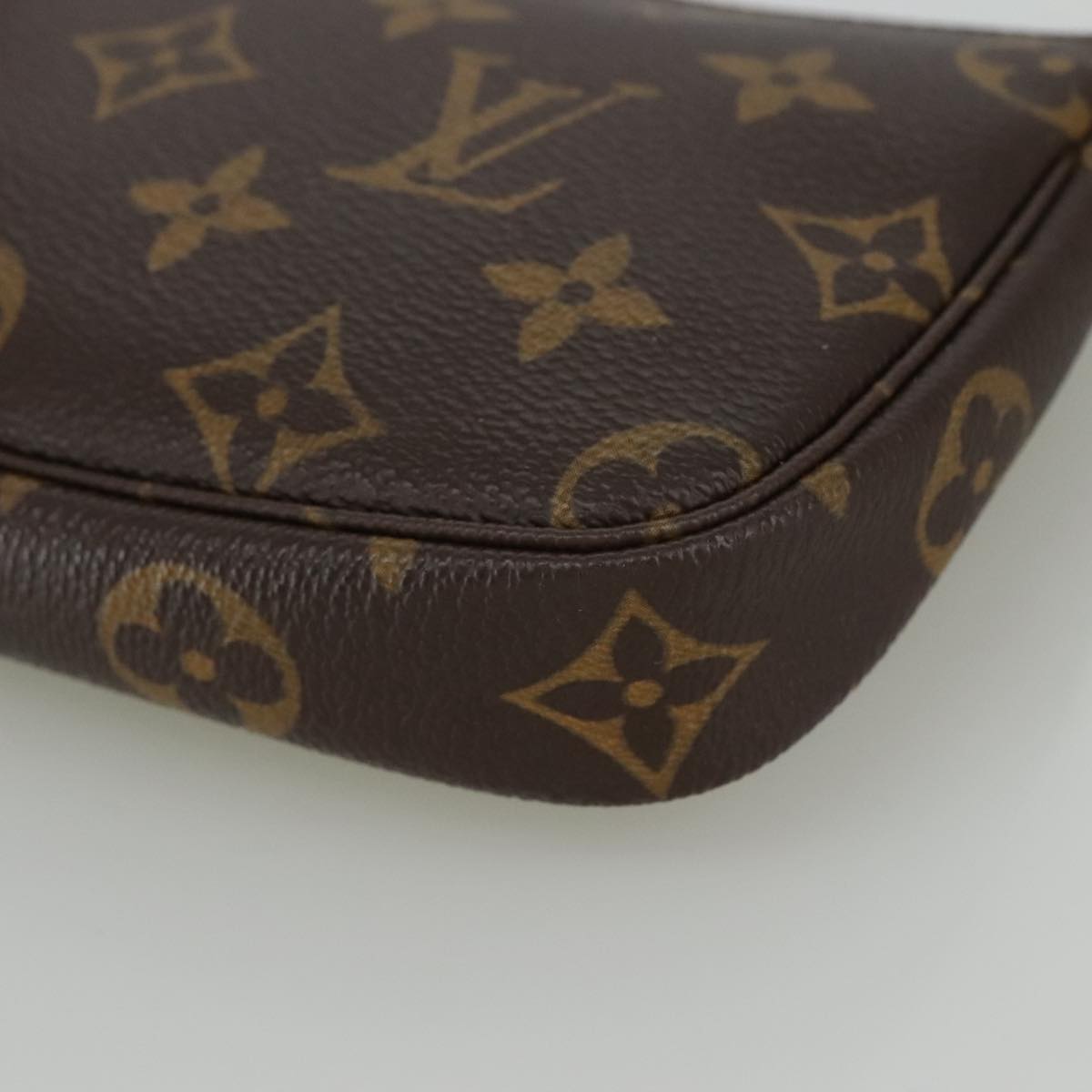 Louis Vuitton Pochette Accessoire