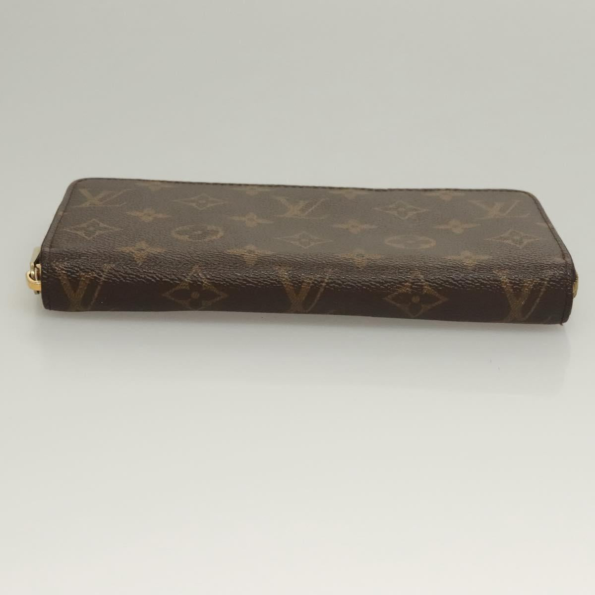 Louis Vuitton Zippy wallet