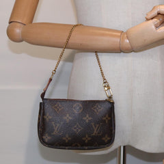 Louis Vuitton Pochette Accessoire