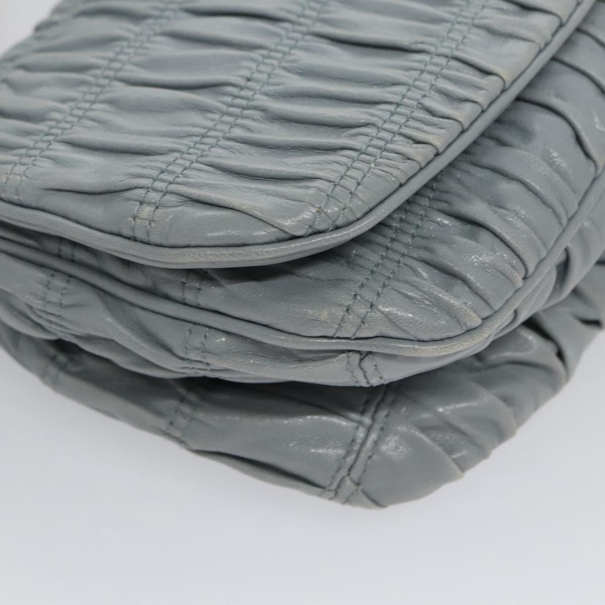 Prada Nappa gauffré