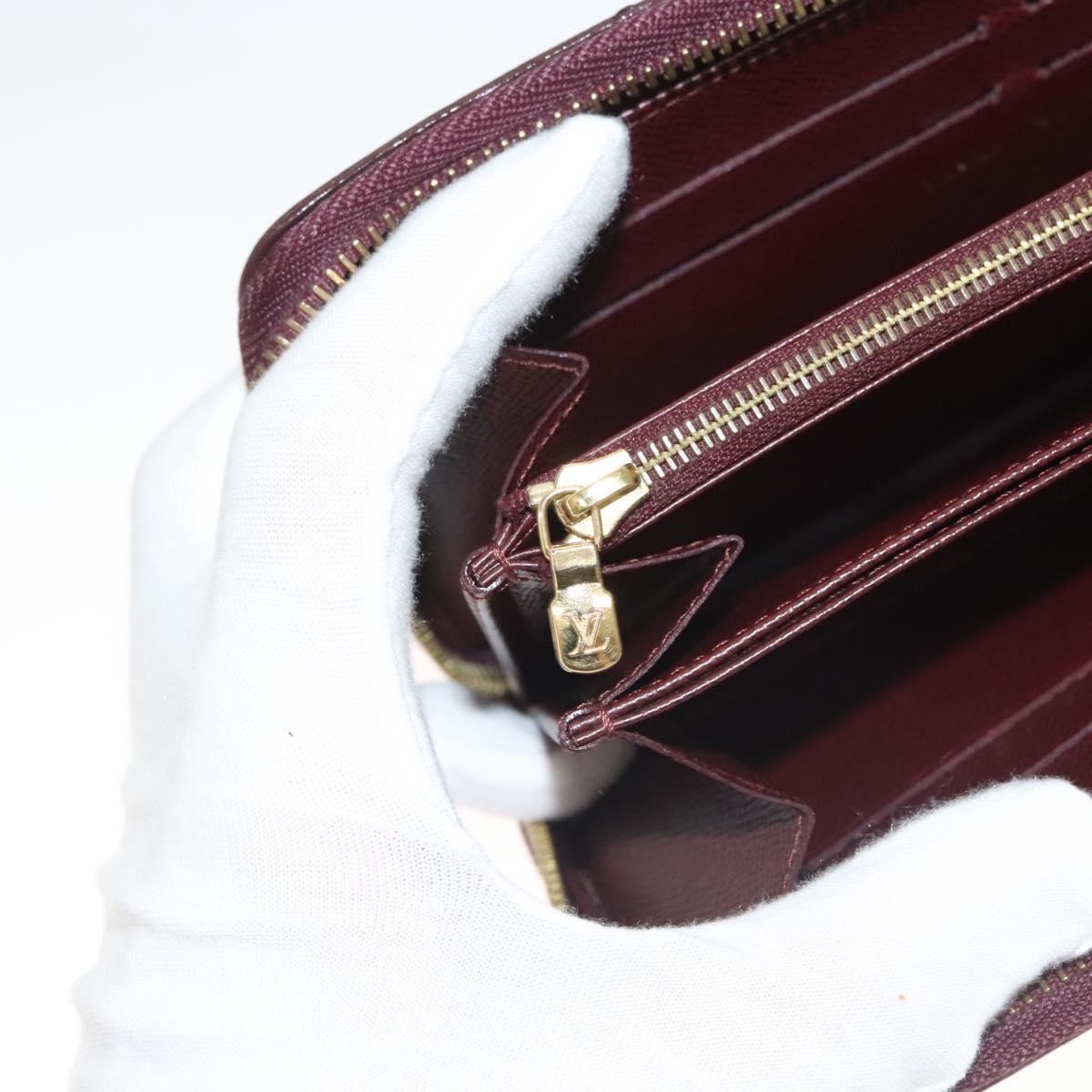 Louis Vuitton Zippy wallet