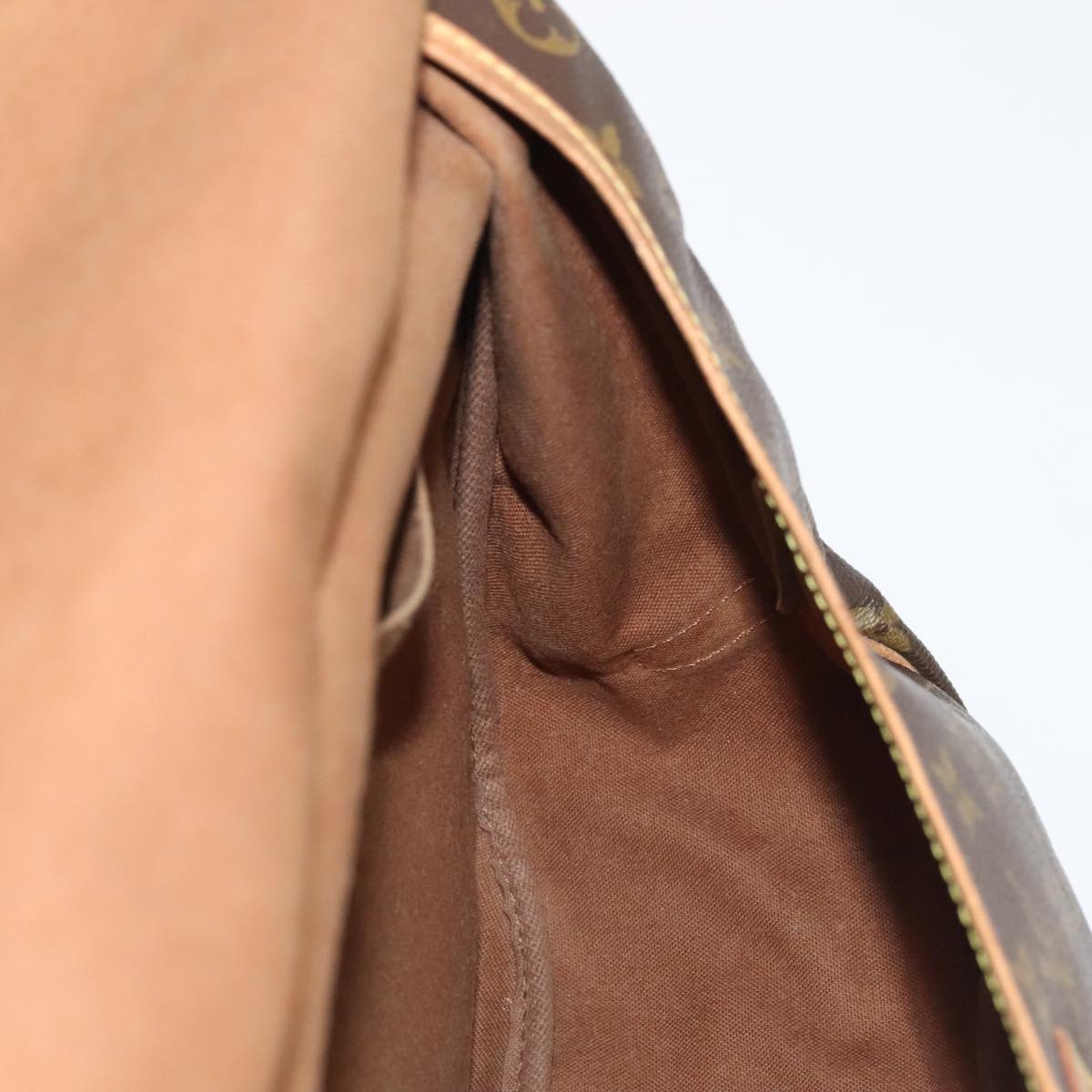 Louis Vuitton Saumur 35