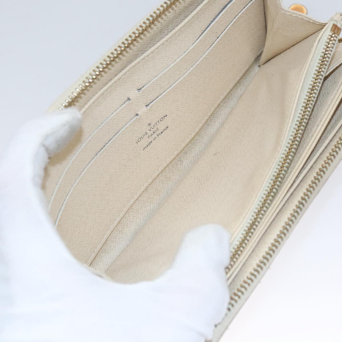 Louis Vuitton Zippy wallet