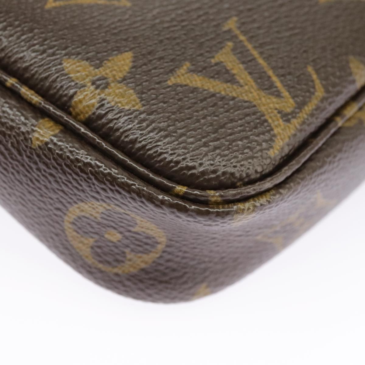 Louis Vuitton Pochette Accessoire