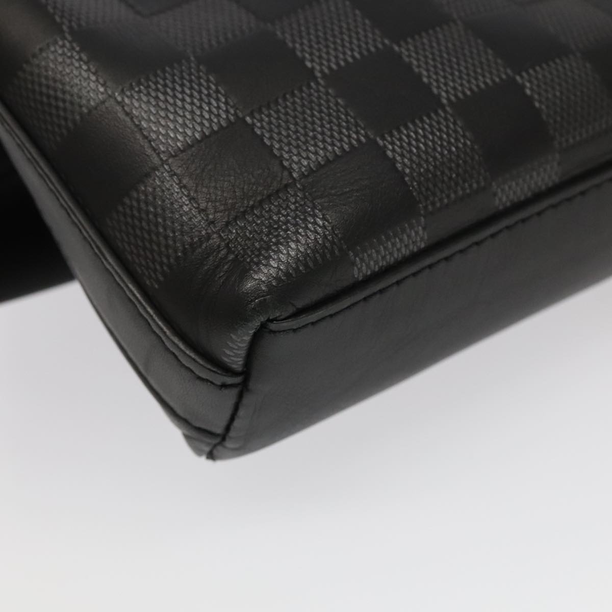 Louis Vuitton Discovery