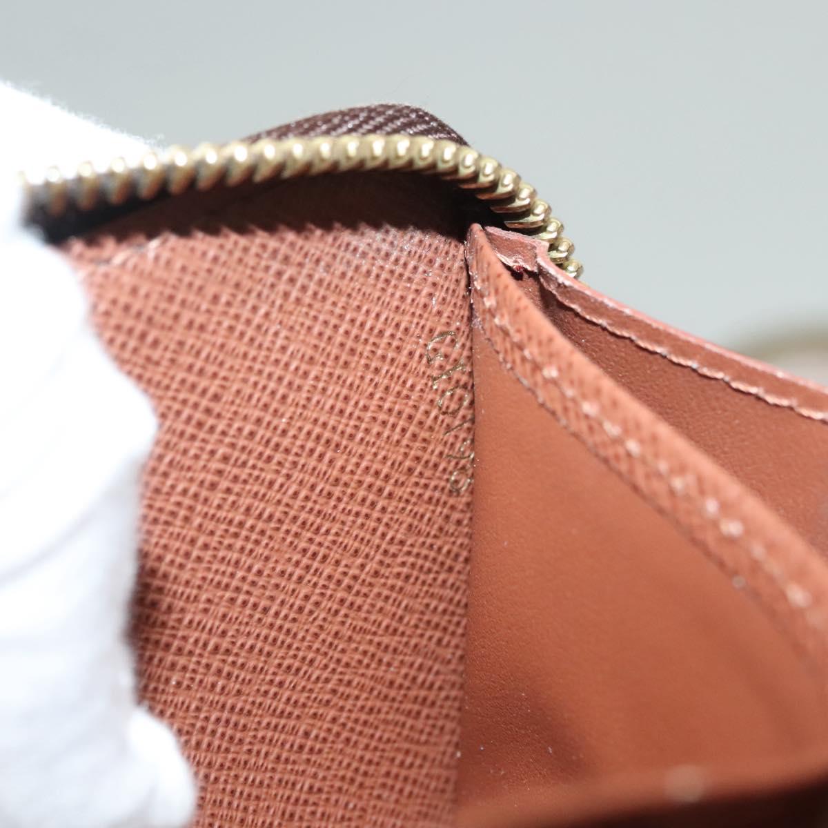 Louis Vuitton Zippy wallet