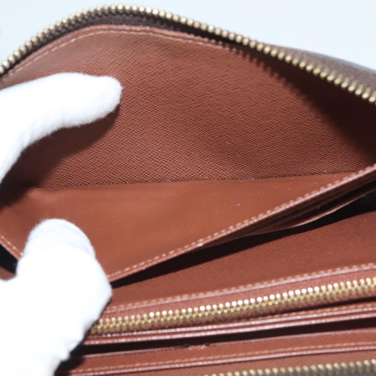 Louis Vuitton Zippy wallet
