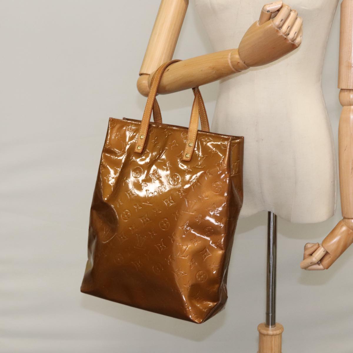 Louis Vuitton Reade