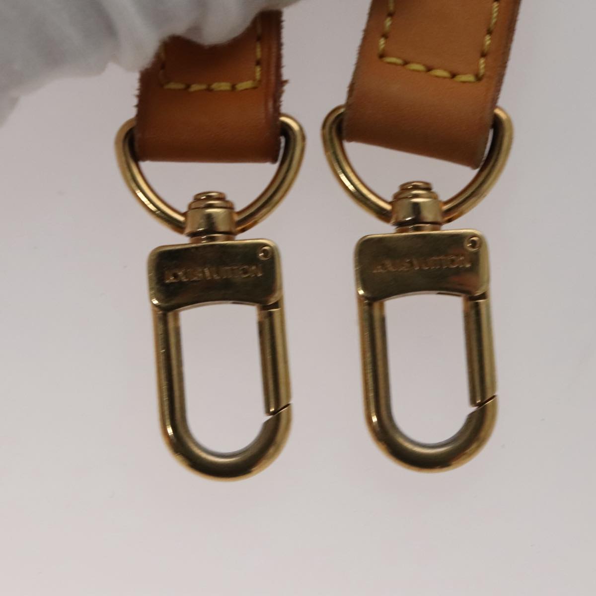 Louis Vuitton Courtney